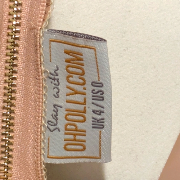 Oh Polly 0 Trust in V Nude Vinyl Bodycon Dress - Picture 5 of 9